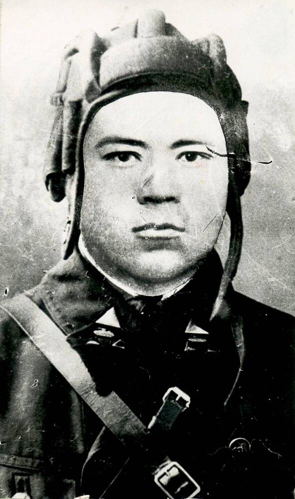 Фото командира противотанкового орудия из 79 т.б. Героя Советского Союза  сержанта Хамзалиева  Исмаила.