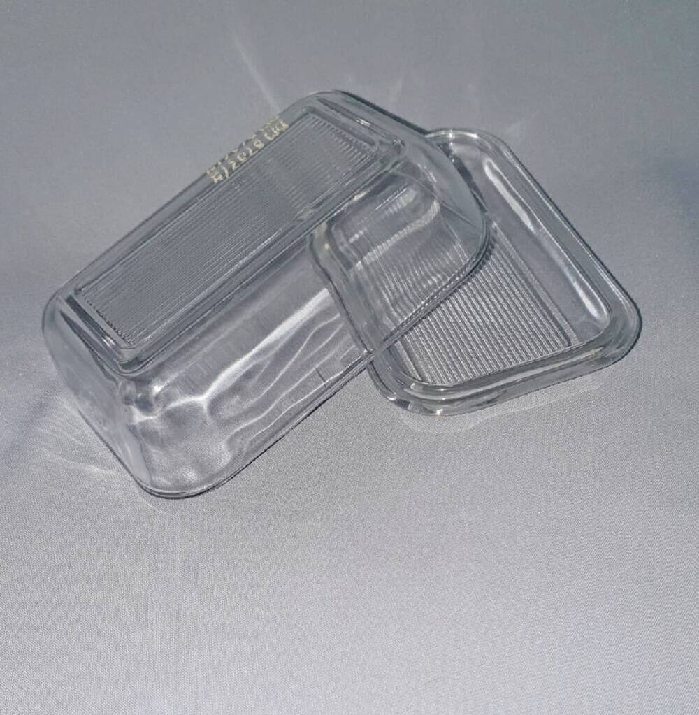 Масленка с крышкой из прозрачного стекла серии «аrcFRANCE» фирмы «Luminarc».