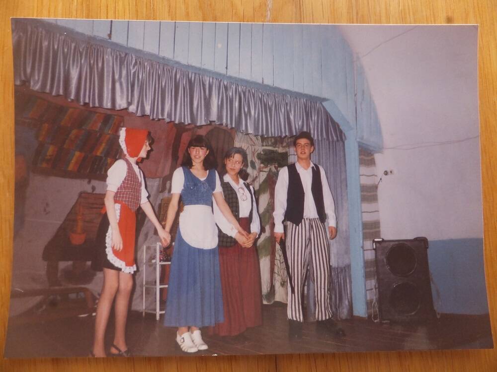 Фото. КВН в Катайской средней школе № 2, 1990-е годы.