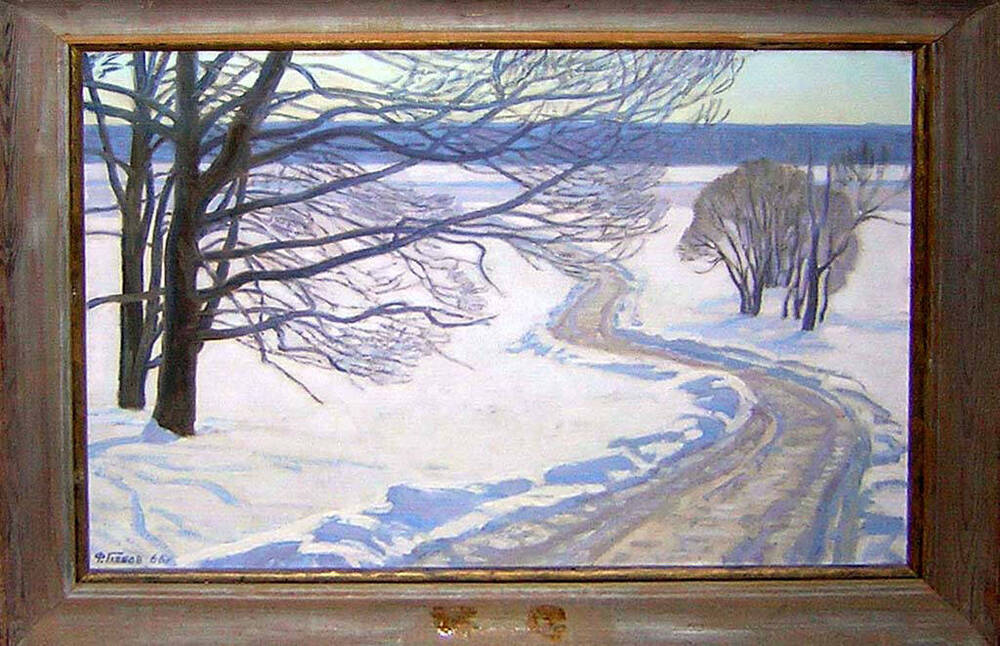 Картина В марте (дорога, тает снег, вдоль дороги серые деревья).