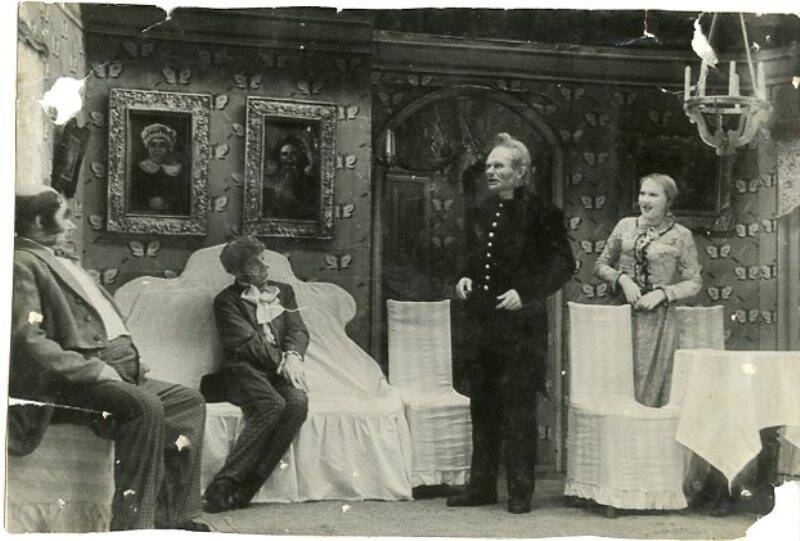 Фотография «Сцена из спектакля «Женитьба» Гоголя 1953 года. Маслов в роли Живакина»