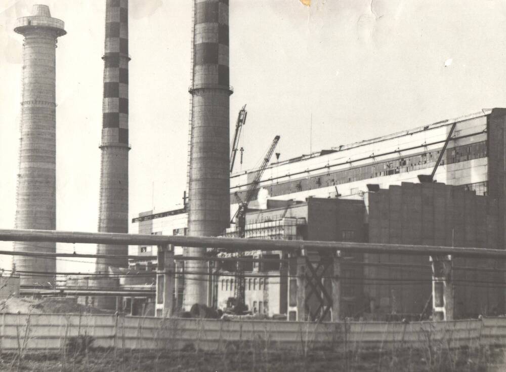 Фотография черно-белая. Теплоэлектроцентраль (ТЭЦ) Сыктывкарского лесопромышленного комплекса     