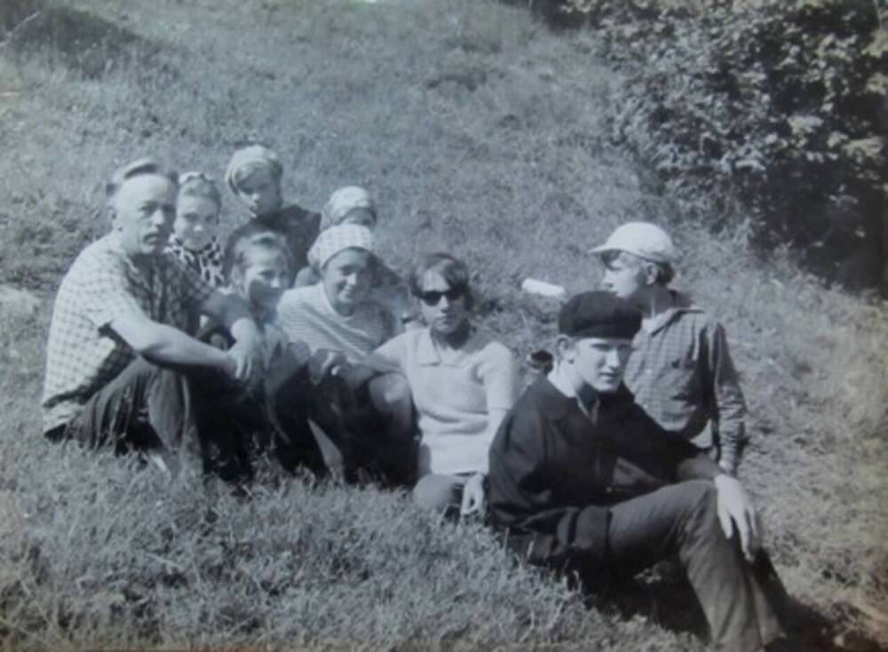 Фотография. Групповой снимок с учениками Полновской школы, июнь 1973 г.