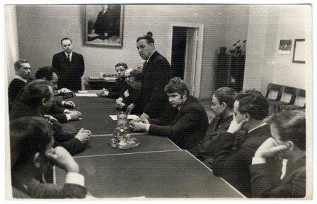 Фотография. Фото сюжетное. Совещание в кабинете Голованова А.Г. 1972 г.