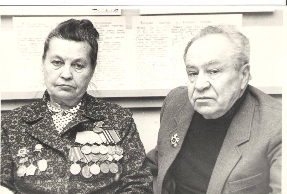 Фото. Блохина (Самолётова А.А.) и Малышев. 1991г .г.Волжск ,школа №10