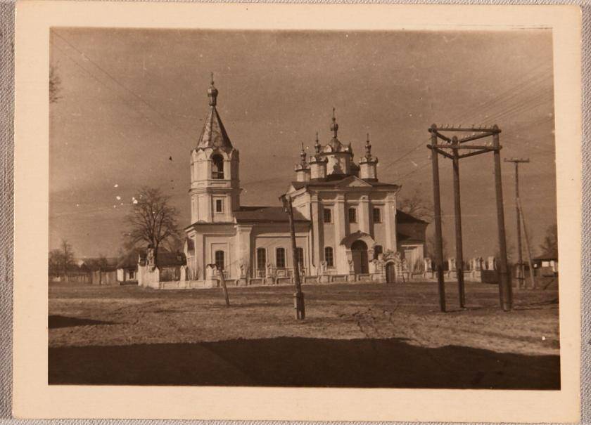 Старый оскол 5. Храм Ильи пророка старый Оскол. Старый Оскол Ездоцкая Слобода Церковь. Храм во имя Святого пророка Илии (старый Оскол). Острый Оскол храм история.