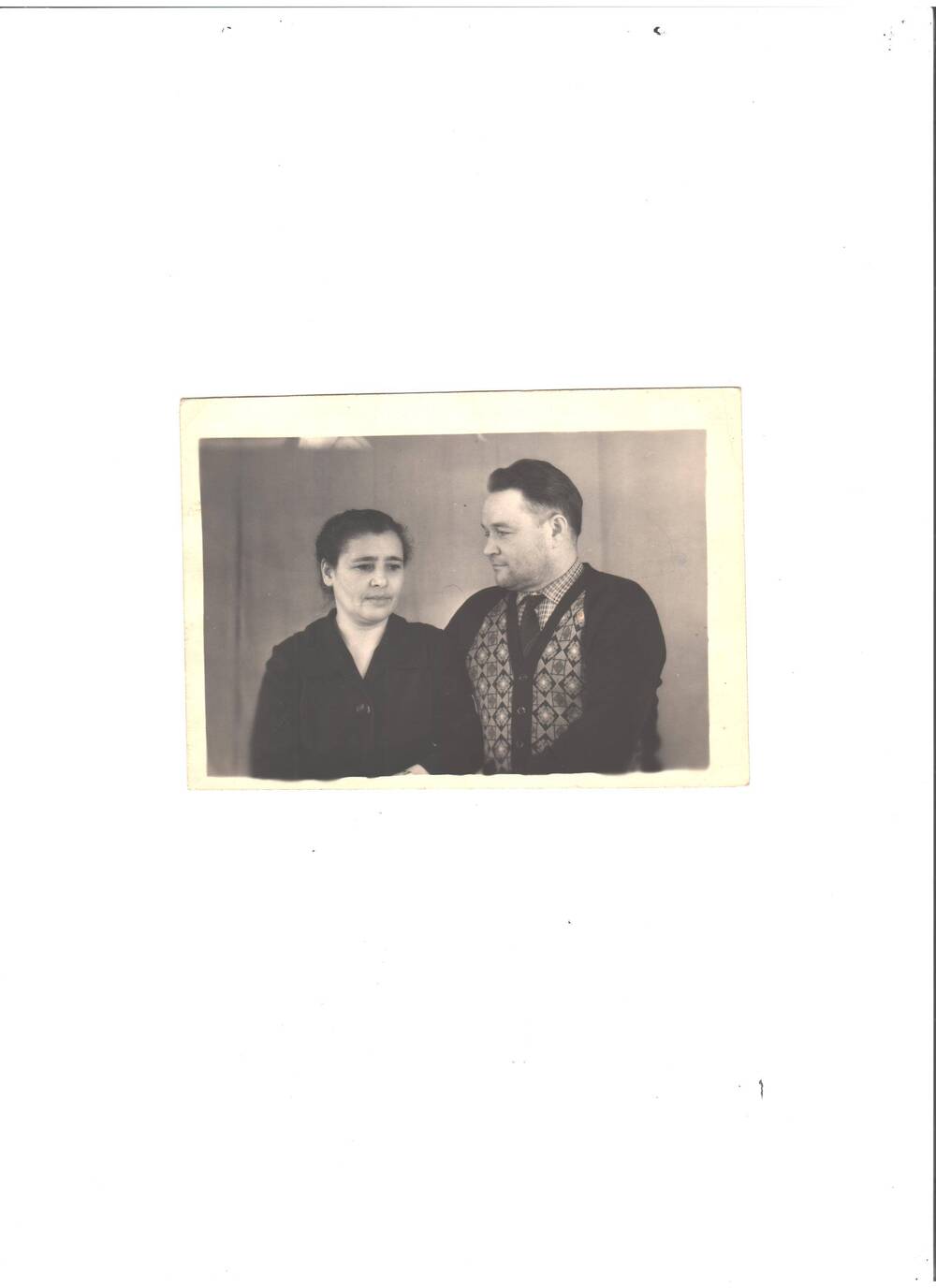 Фотоснимок. Сираев Г.Х. с женой Абадией Нурисламовой. Село Верхнеяркеево, 1965-е гг.