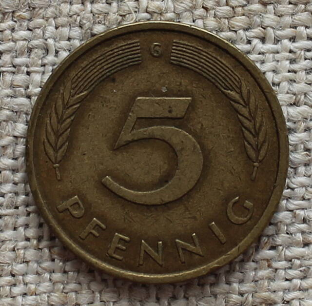 Монета  5 PFENNIG.