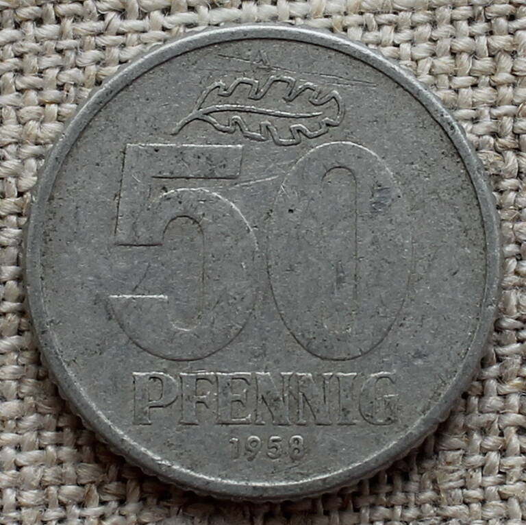 Монета  50 PFENNIG .