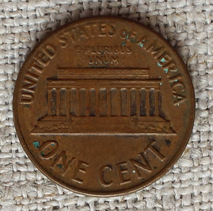 Монета ONE CENT.