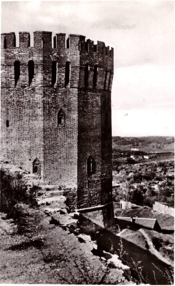 Почтовая карточка 
«Смоленск. Башня городской стены с долиной Днепра»