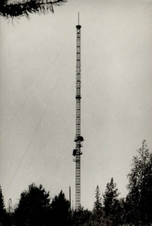 Фотография. Надвоицкая радиорелейная мачта. 1967 год.
