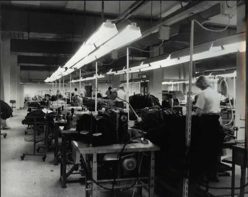 Фотография. Швейная фабрика Юность. Швейный цех