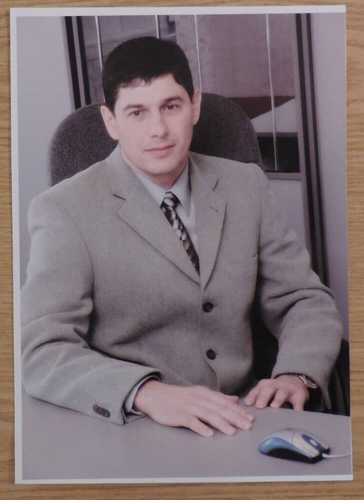Фотография. Максюта Юрий Геннадьевич, депутат городского Совета народных депутатов IV созыва (2005-2009).