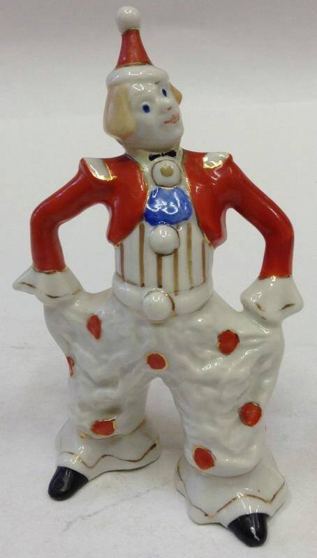 Фигура Клоун (в красной куртке). Из триптиха Цирк