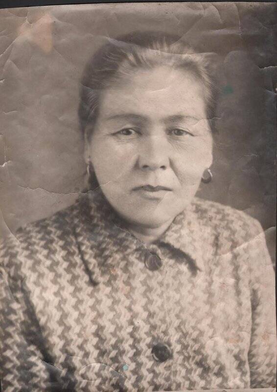 Фотография «Шабуракова Анна Шакировна - швея промартели «Ойротка»,  с 1940 г.  швейной фабрики»