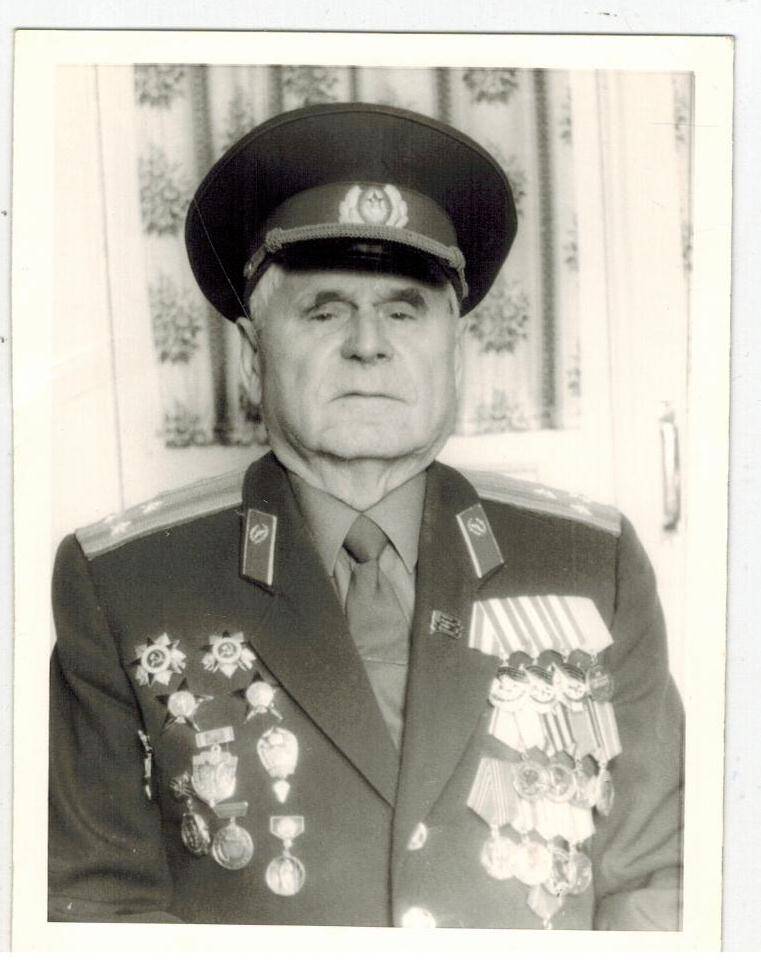 Фото ч/б Волошин Ф. - бывший командир 840 м.с.б. 9 Армии С.К.Ф.