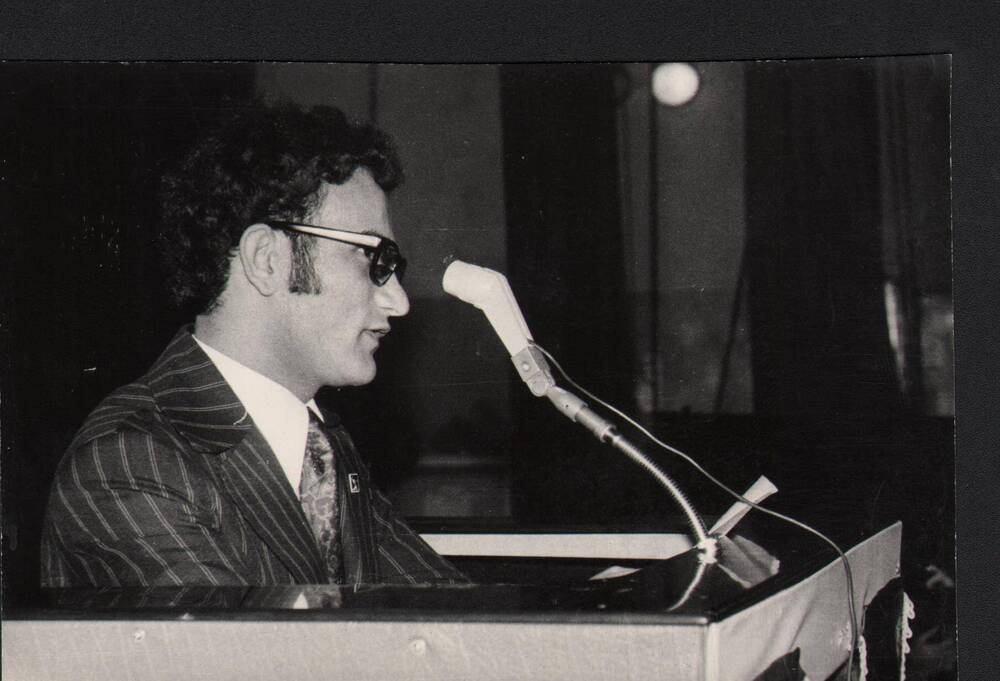 Фото.
Советско-иорданский вечер. Март, 1974. У микрофона студент Салех Абдел Карим (Иордания)