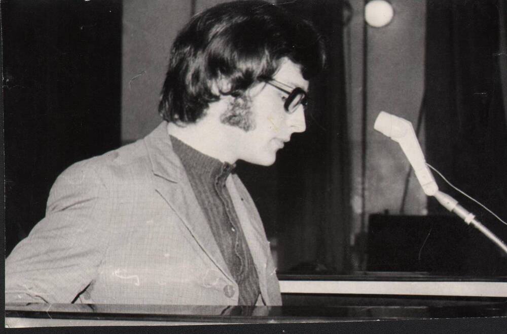 Фото.
Советско-иорданский вечер. Март, 1974. У микрофона студент Рольф Мейер (ГДР).