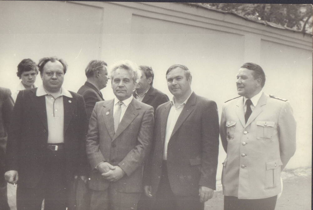 Фотография. Встреча Каравичева Василия Федоровича с выпуском 1953 года