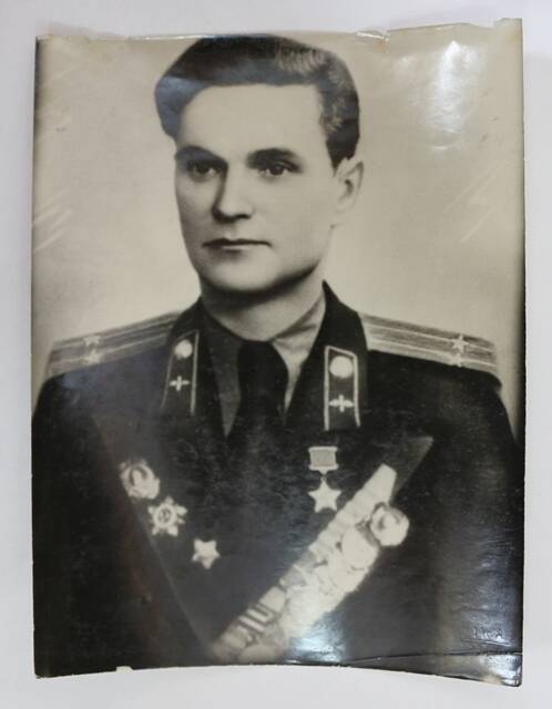Фото личное Героя Советского союза Олейника Г.Н. в военной форме