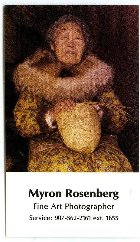 Карточка визитная Майрона Росенберга с фотографией «Алиса Амукон (92 года). Скаммон-Бей, Аляска 1984»
