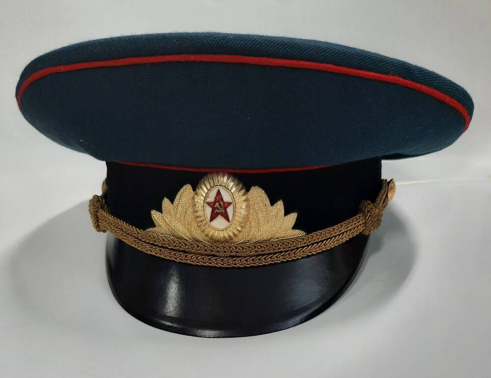 Фуражка форменная офицерская Таскаева П.М. офицера запаса вооруженных сил СССР