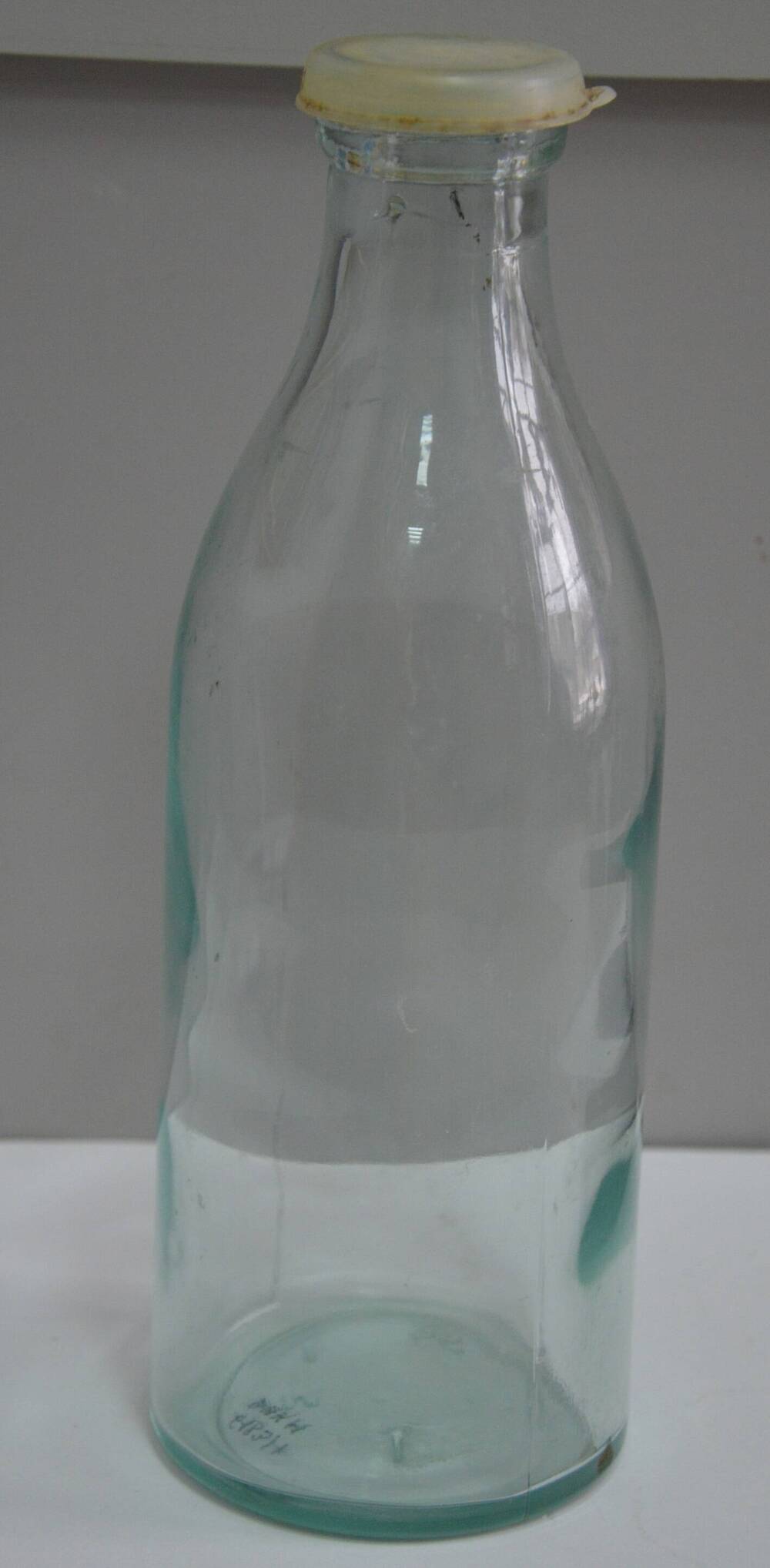Бутылка стеклянная молочная. 1 литр. 1960-е гг.