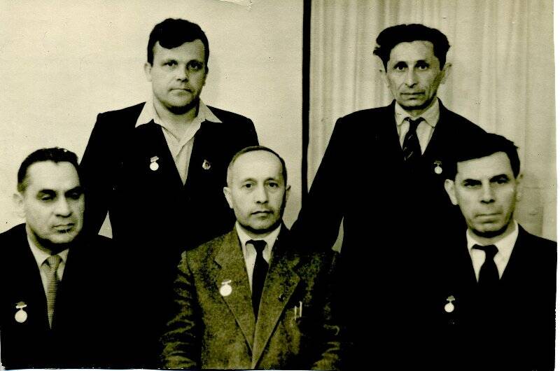 Фотография групповая с О.А. Лукьяновым (крайний справа).