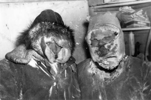 Фотография. Так выглядели «пионеры» после наружных работ. Из комплекта «Первая комплексная антарктическая экспедиция (КАЭ) АН СССР».