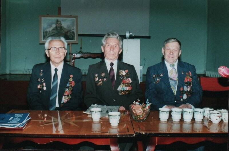 Фотография: На встрече ветеранов в Республиканском музее им. А.В. Анохина, 1997 г.