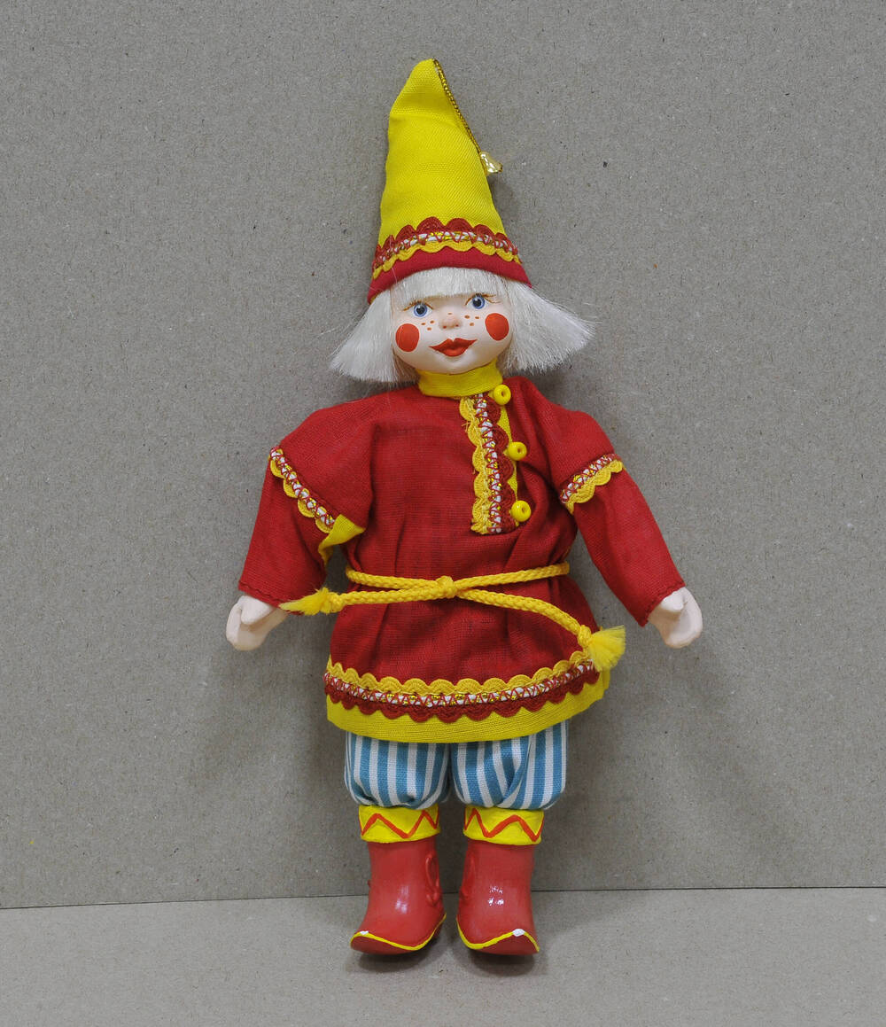 Кукла сувенирная Петрушка .