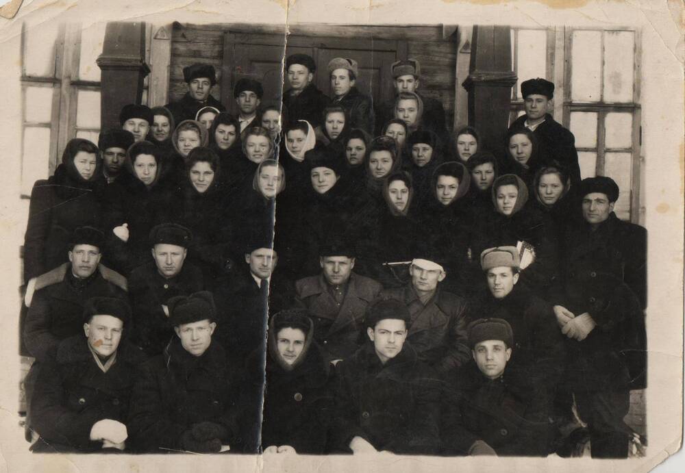 Фотография групповая участников совещания комсомольского актива Сергачского района 1950-1951 гг