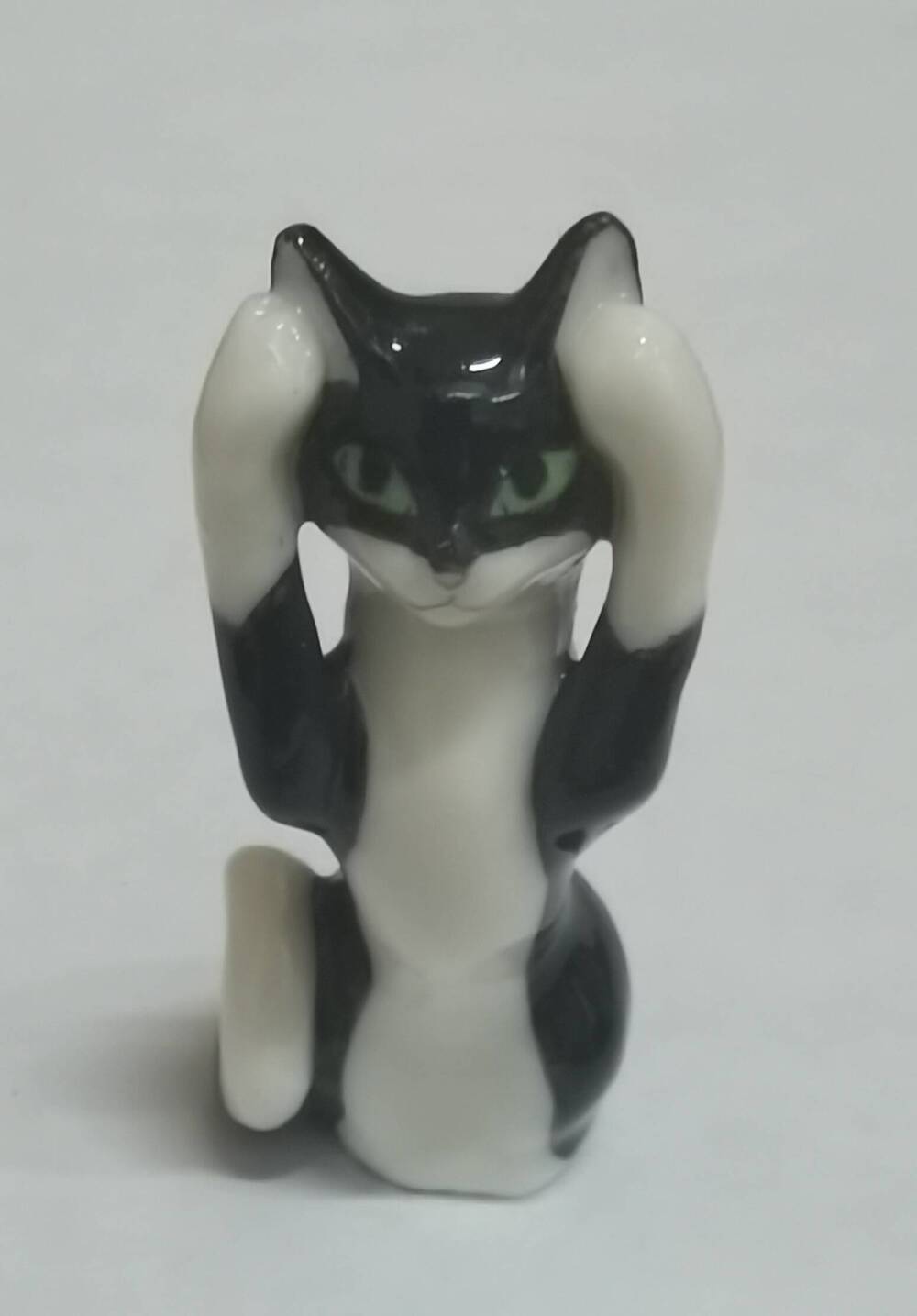 Статуэтка Черно-белый кот из серии Ничего не вижу, ничего не слышу, ничего не скажу, 2011 г.