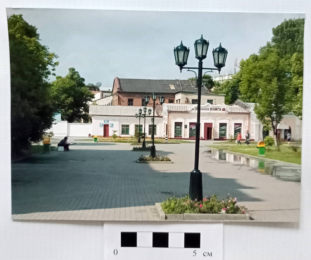 Макет книги Уссурийск: фотография здания ул. Тимирязева, 67