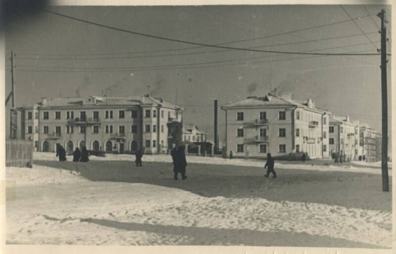 Фотография ч/б жилого массива домов центральной площади ДК (р-он почты)