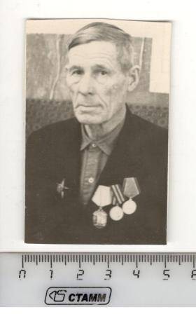 Фотопортрет ветерана войны и труда, одного из первых комсомольцев Кызыляровской волости Юзеева Гафура Фарвазетдиновича.