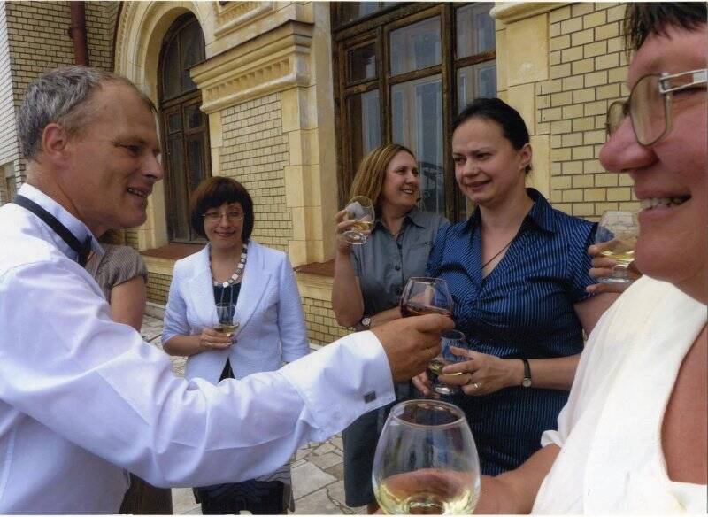 Празднование 50-летия С.Н. Овсянникова с сотрудниками Рыбинского музея. Фотография