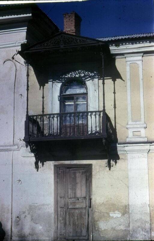 Балкон на доме № 14 в Пионерском переулке. Диапозитив