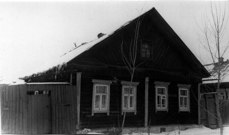 Дом № 132 на улице Фрунзе ( Карякинской). Фотография
