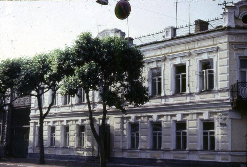 Фасад дома № 83 на проспекте Ленина. Диапозитив