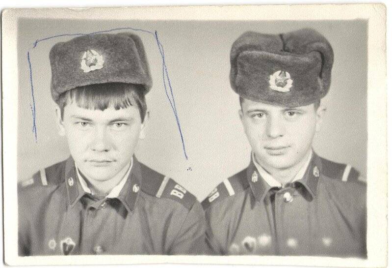 Фото: двое советских военнослужащих срочной службы в Забайкалье, слева Ибрагимов Георгий Закиуллович