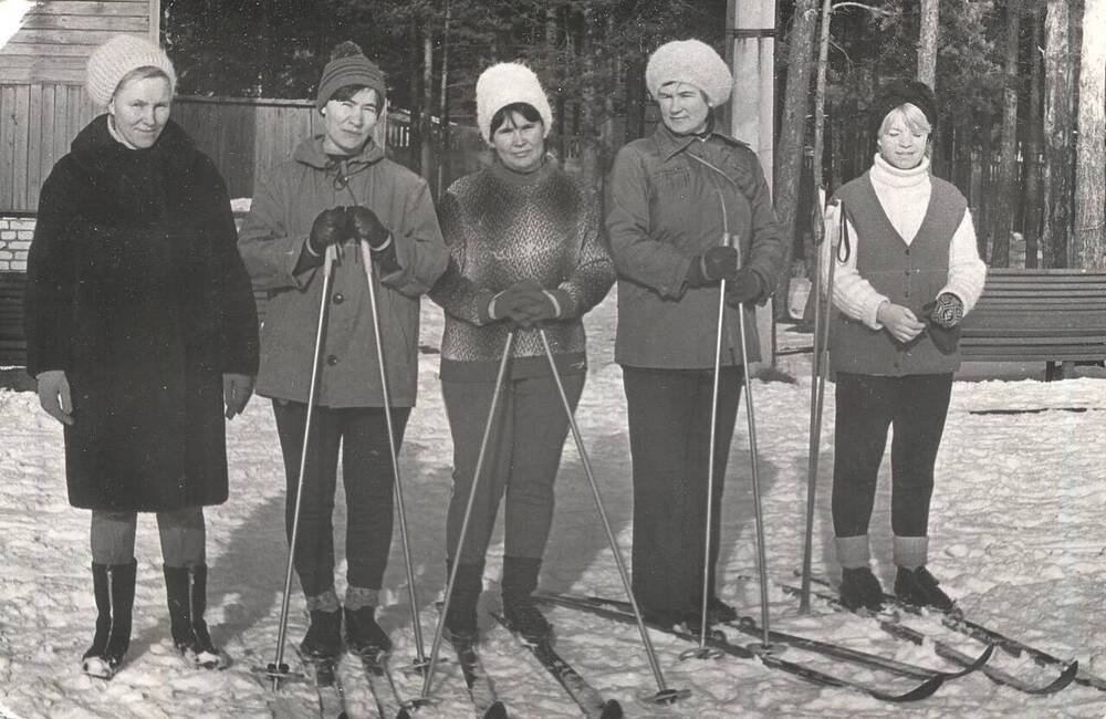 Фотография  из семейного архива Новичковой Надежды Емельяновны (горизонтальная ориентация). 