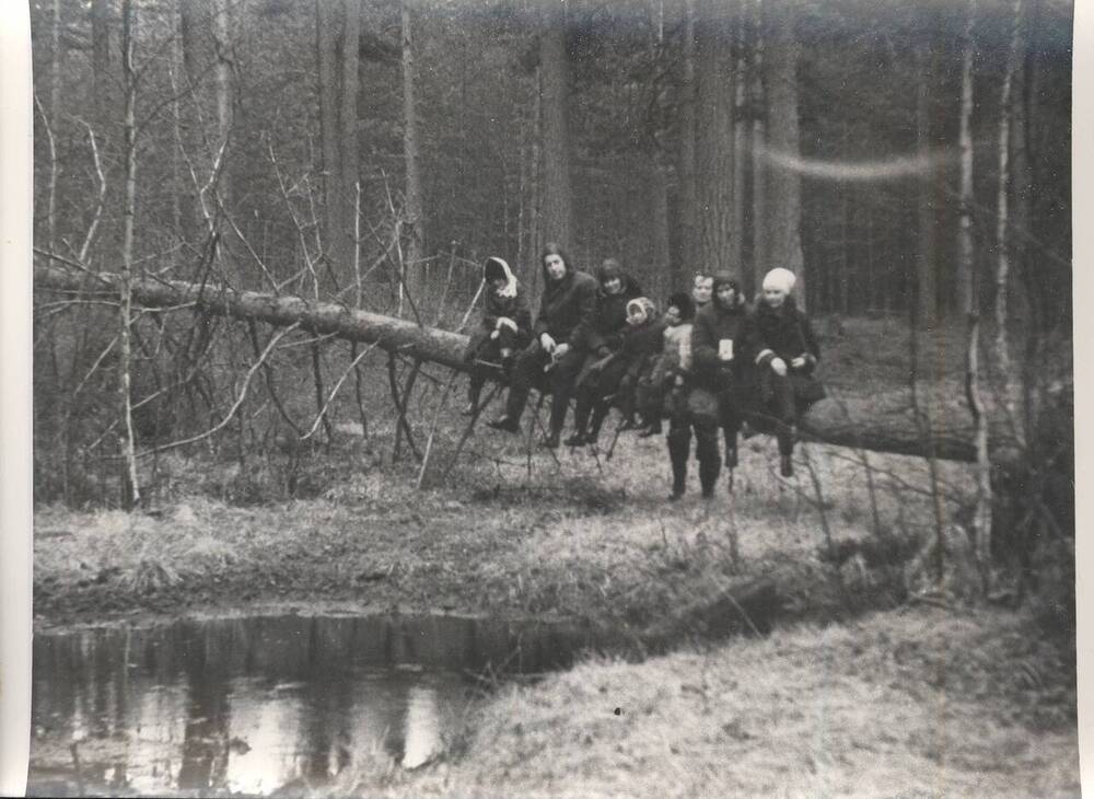 Фотография  из семейного архива Новичковой Надежды Емельяновны (горизонтальная ориентация). 