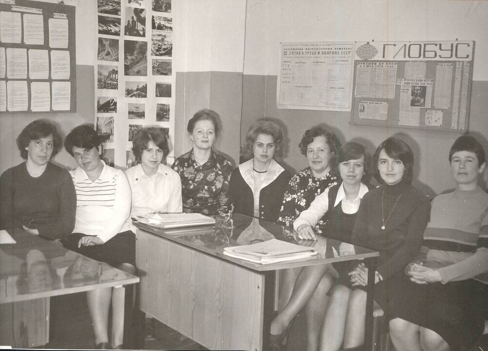 Фотография из семейного архива Новичковой Надежды Емельяновны (горизонтальная ориентация). 