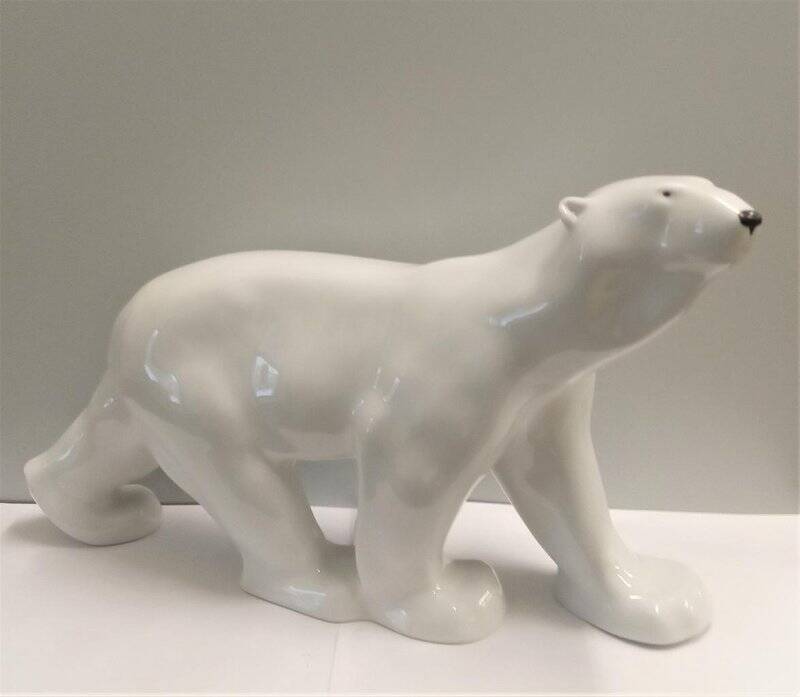 Декоративно-прикладное искусство. Скульптура Белый медведь. Модель 1955 г.