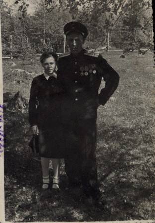 Фотография. Марков П.И. с дочерью Надей. 1952 год