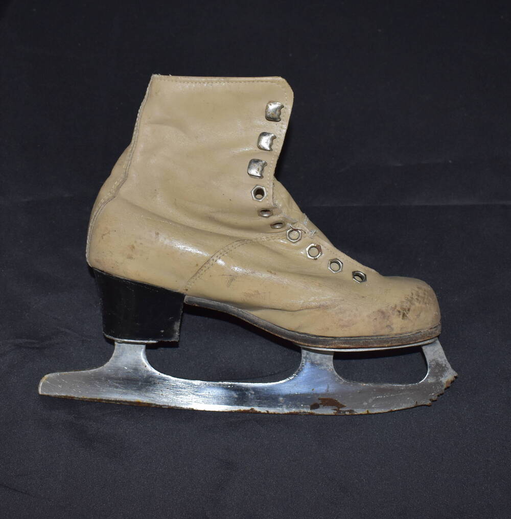 Ботинок с металлическим коньком. (левый) СССР, 1980- годы.