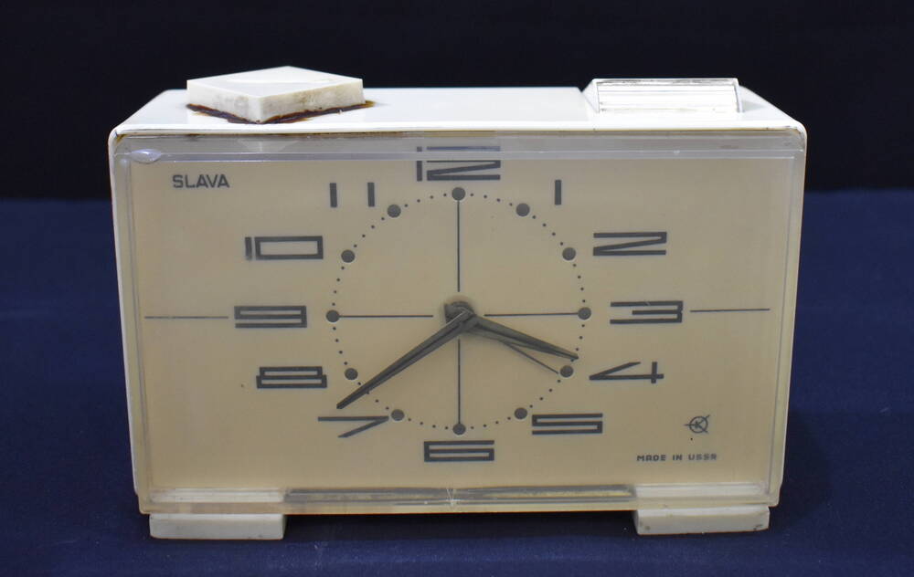 Часы настольные «Слава». Производство: СССР, 1980- годы.