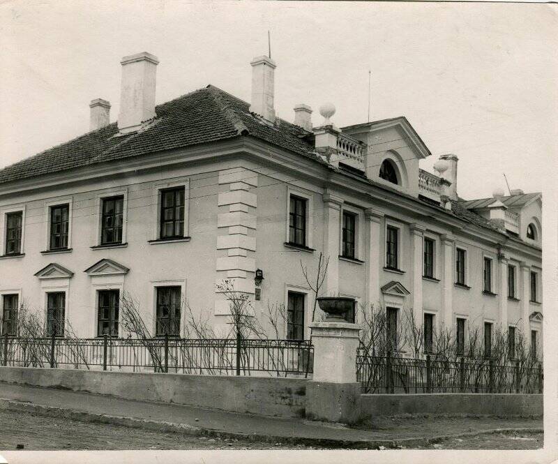 Завод домов 77. Снимок Твери 1950. Тверь старые фото Ротмистрова. Калинин где жил.